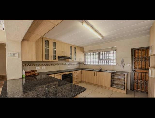 3 BEDROOM HOUSE FOR SALE IN RIDGEWAY A